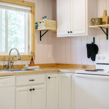 The Dray Cabin kitchen