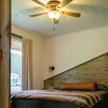 The Winsome Cabin bedroom